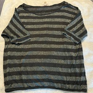 Loft outlet short sleeve sparkly silver and black tee. Elastic bottom. Wmns XL